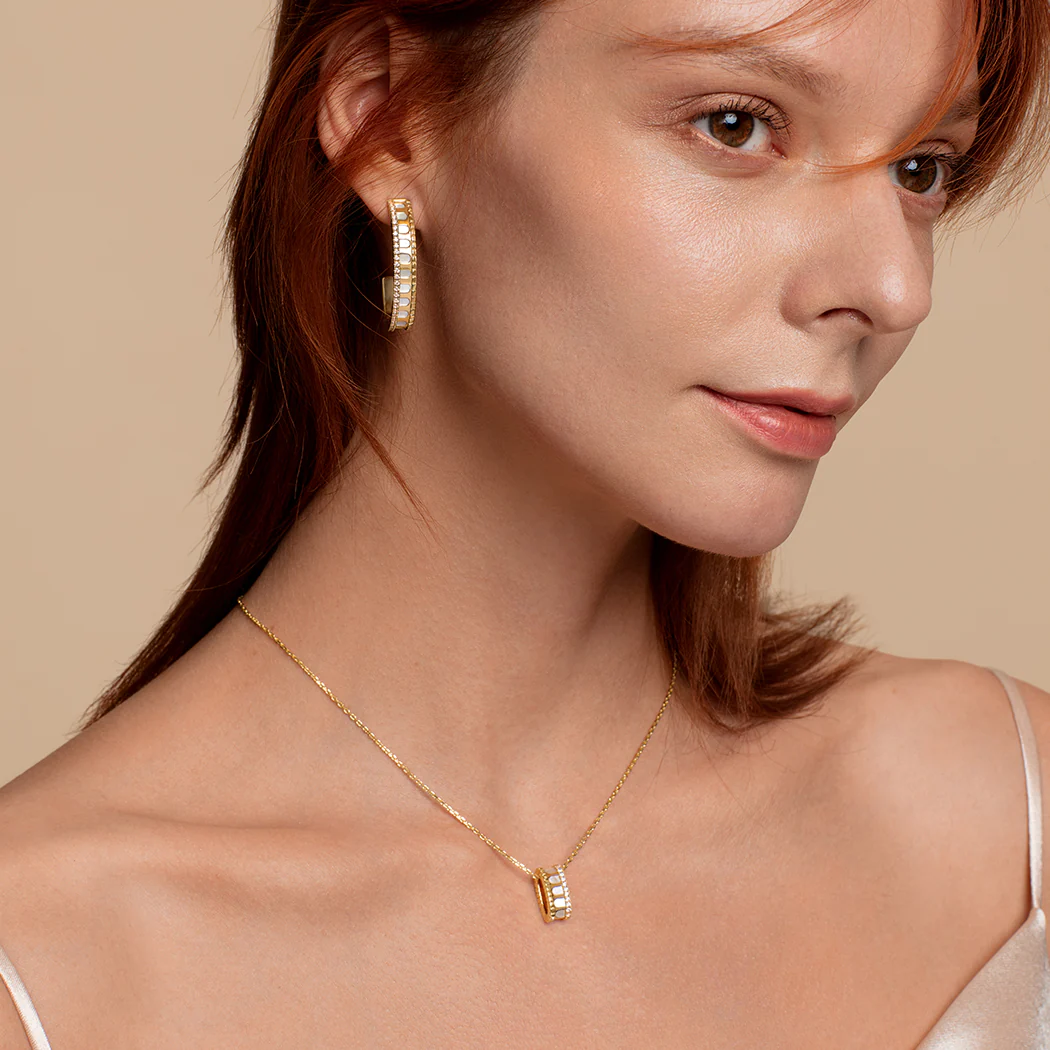 Arch Mother-of-Pearl Necklace - Image 3
